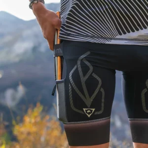 Granite-cuissard-trail-equilibrium-kiwami-sports-porte-batons-performance-soutien-musculaire_sliderhomefullwide_2f196f87-363d-41a3-a291-b5735fe9285d.pngv1669131595 Short de trail Equilibrium 2 Homme -Granite